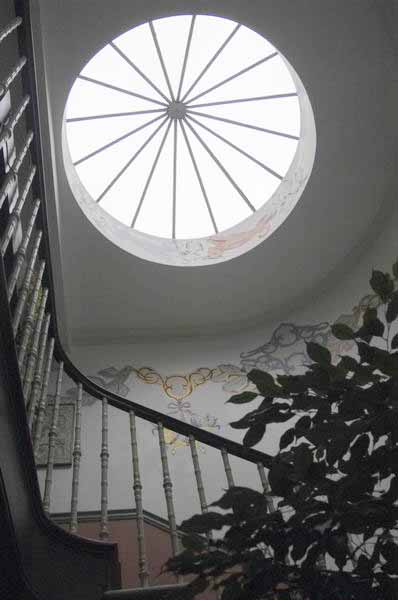 Picture &copy; Peter Marshall, 2004