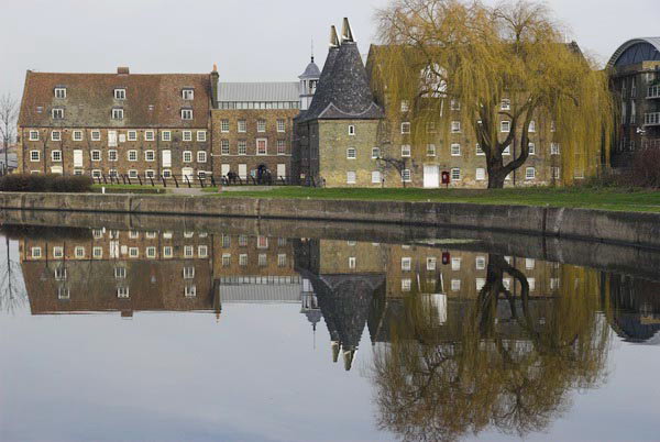 Three Mills, Bromley-by-Bow. � Peter Marshall, 2006