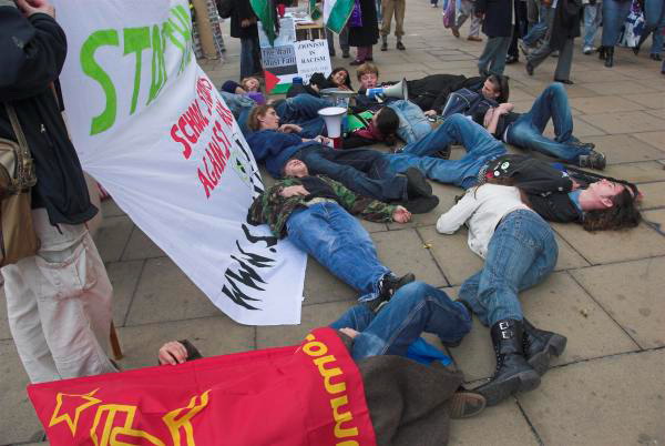 School Students DIe-In &copy; Peter Marshall, 2006