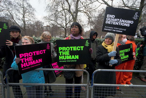 Amnesty 'Close Guantanamo' demo, US Embassy, London &copy; Peter Marshall, 2007