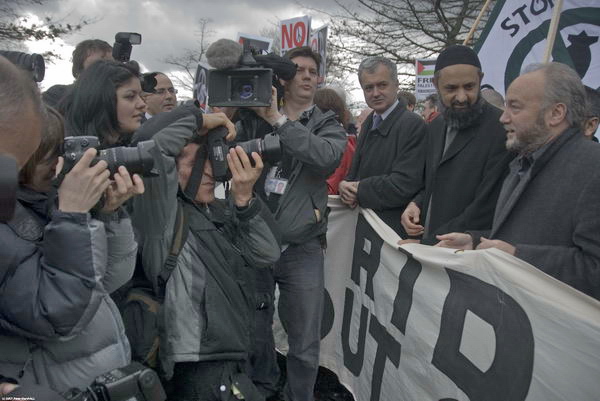 Stop Trident, Troops out of Iraq &copy; 2007, Peter Marshall